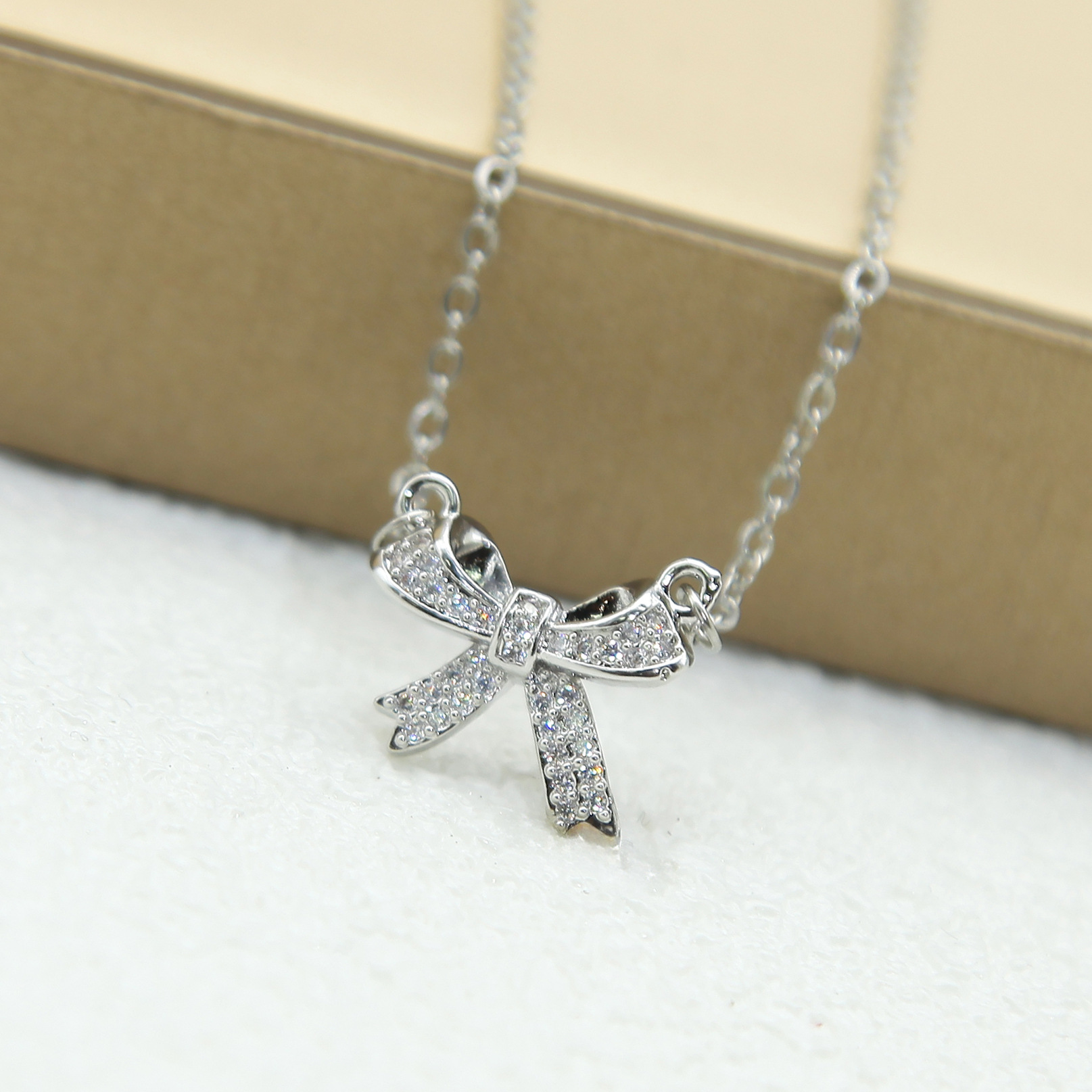 韩版蝴蝶结项链女轻奢小众锁骨链钛钢不掉色夏颈链铜微镶热卖饰品